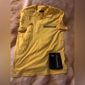 Prada Milano Men Cotton short sleeve TShirt sz Large yellow black zip pocket